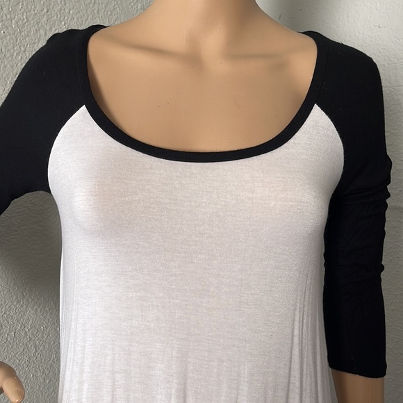 Heart & Hips Sleeping Shirt - Picture 2 of 11